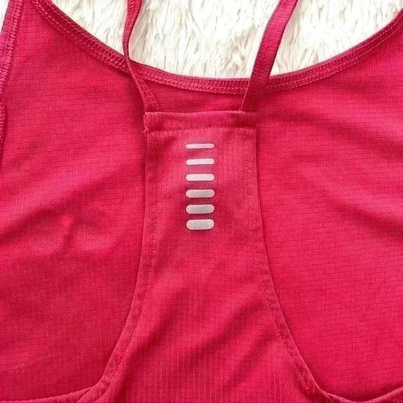 UnderArmour Fushia Lightweight Running Racerback Athletic Tank Top Size S - Picture 6 of 9